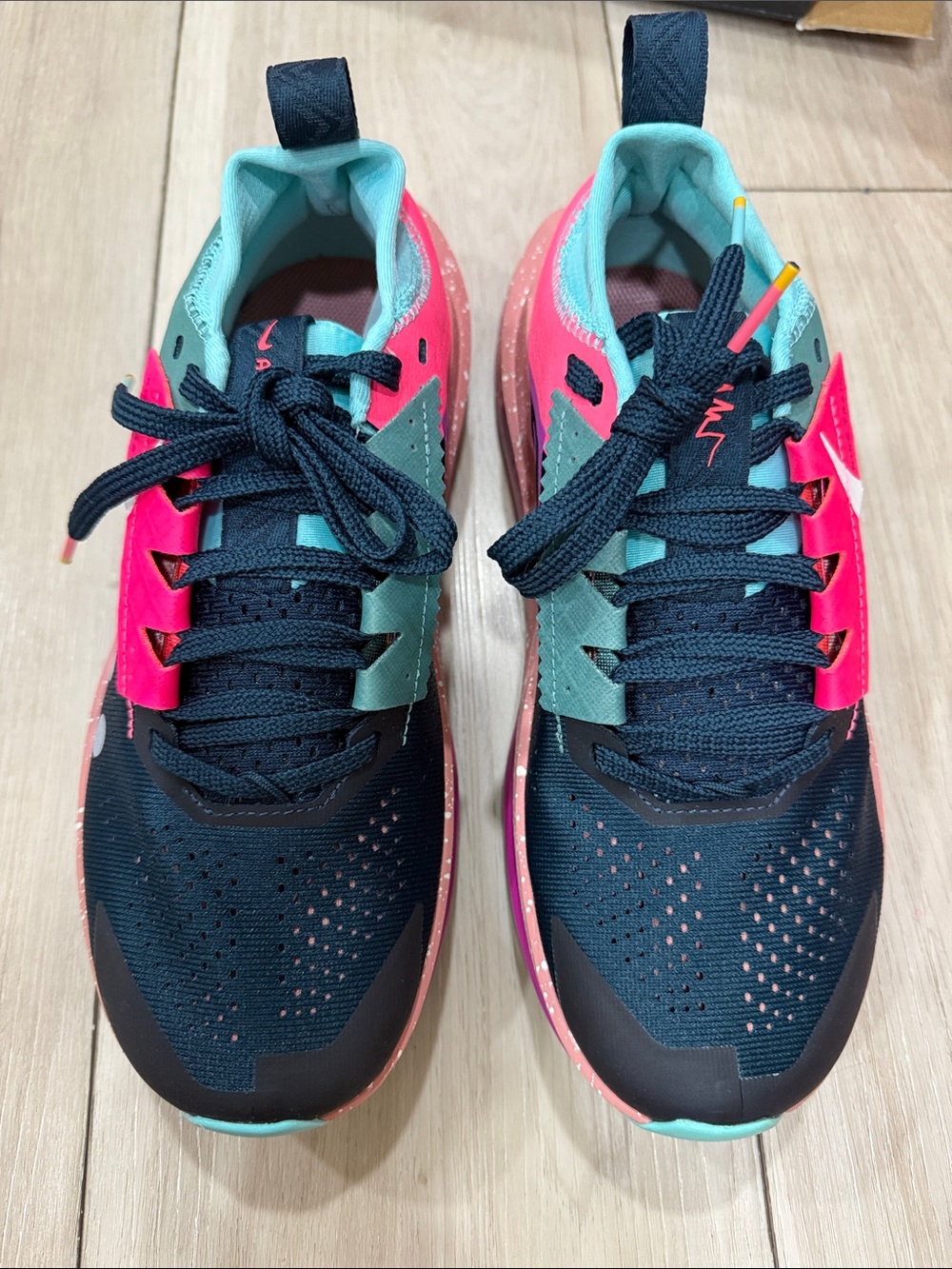 Nike Women’s Black Pink Teal Multi-Color Trail Running Shoes - Picture 7 of 9